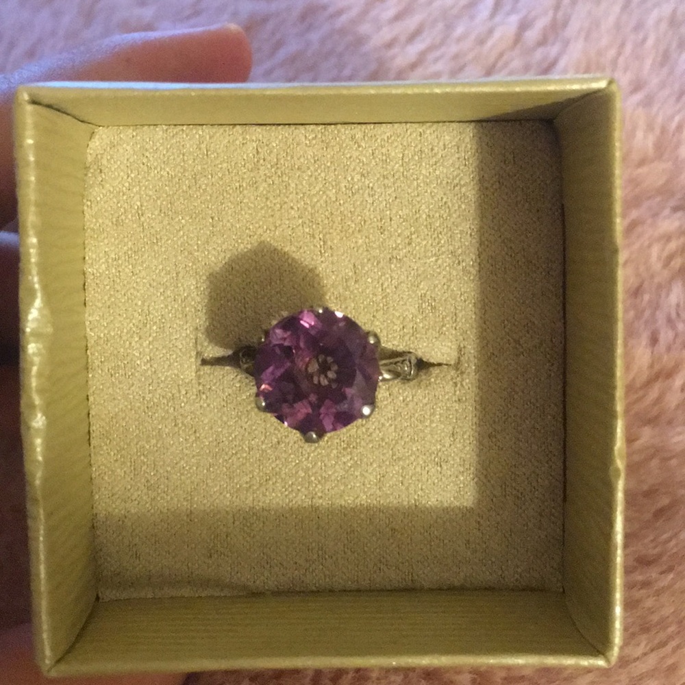 Ring - Picture 1 of 3